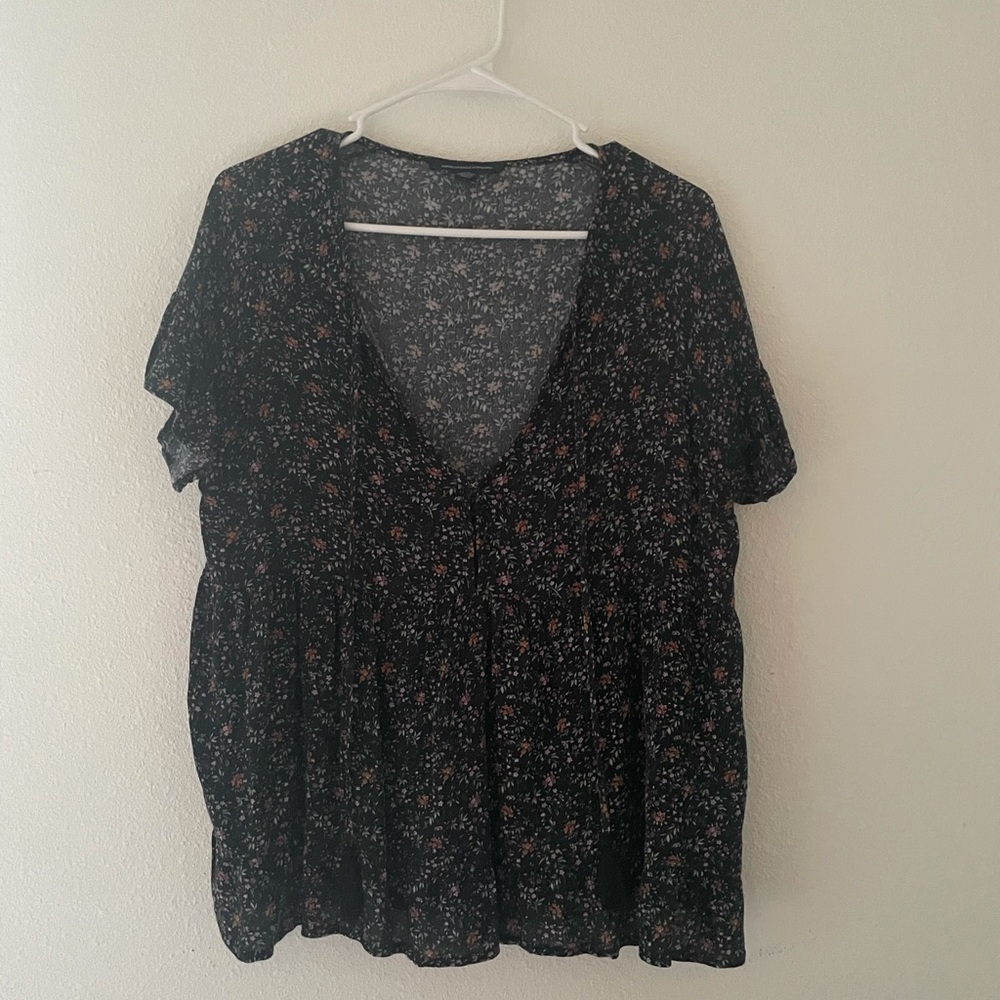 American Eagle Black Floral Blouse